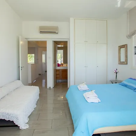 Villa Sunset Beachfront Meneou *